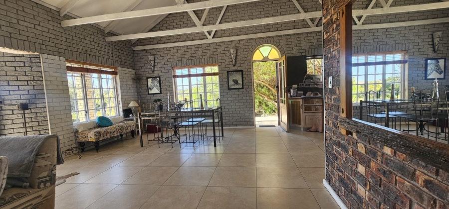 5 Bedroom Property for Sale in Middedorp Western Cape